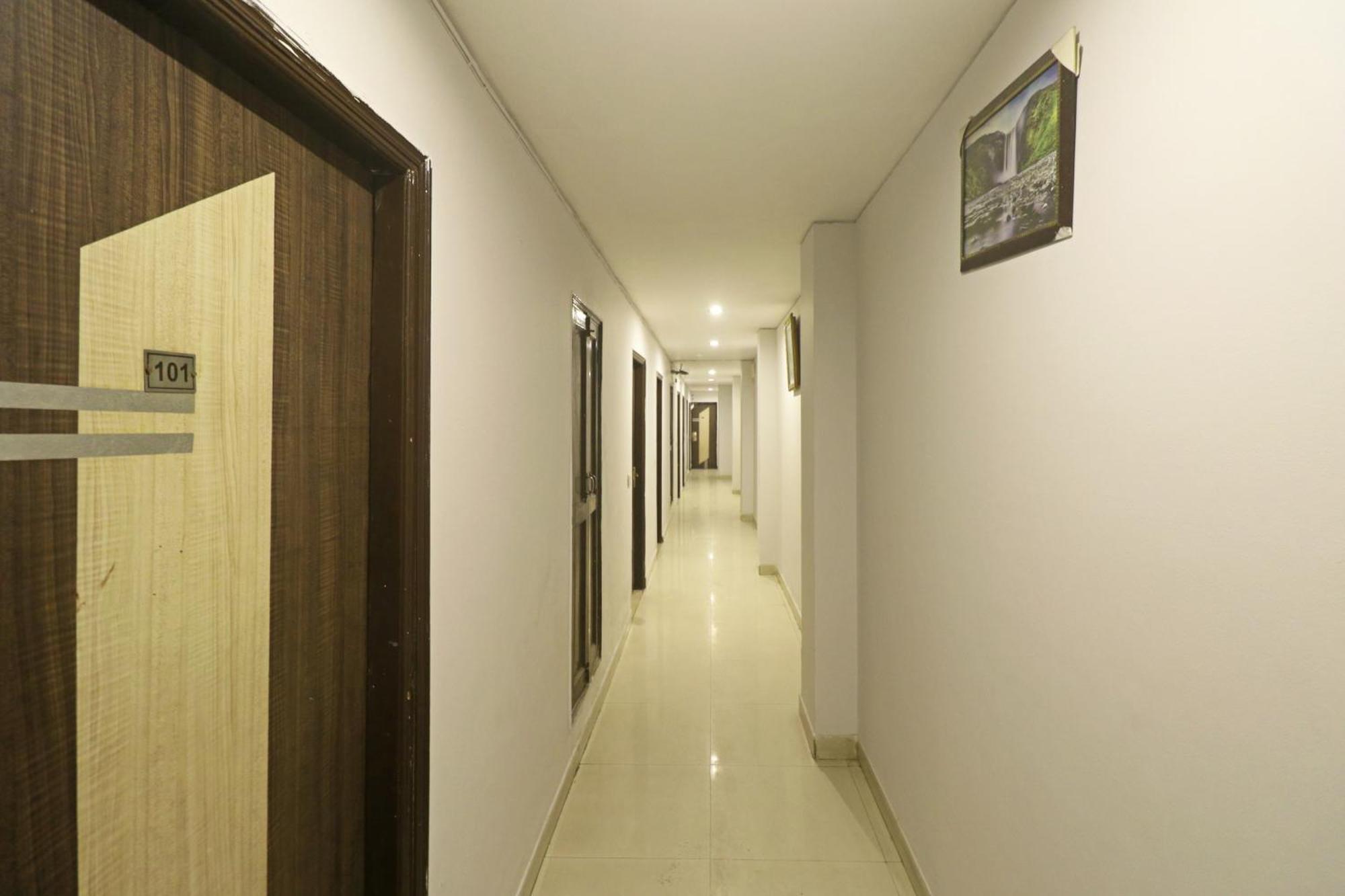 Hotel Samara Near Igi Airport Delhi New Delhi Exteriör bild